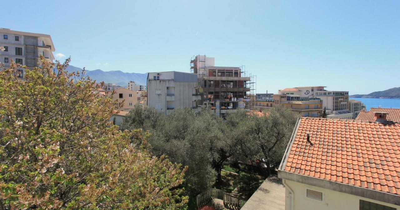 Two Bedrooms In Becici Lägenhet Budva